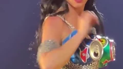 Katy Perry goes viral for mid-concert eye ‘glitch’ | USA TODAY #Shorts