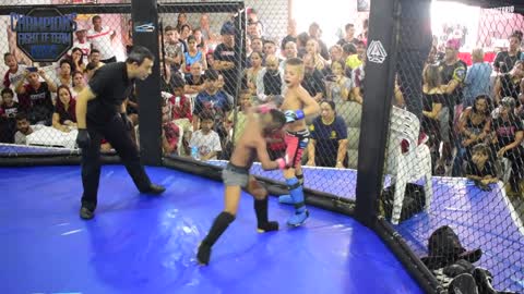 Tayson vs Bryan Lee - Champions Fight Kids