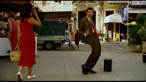 Foreign funny video Mr. Bean's funny behavior