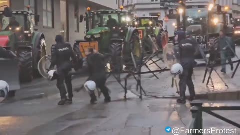 Farmers smash through Police Barricades to protest outside EU HQ & Agricultural