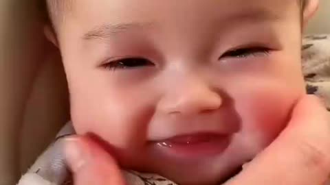 Cute baby smiling 😀😃