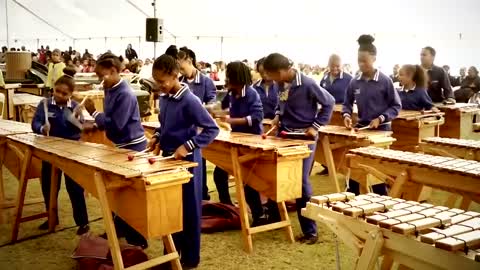 Вівальді грає південноафриканська початкова школа Goede Hoop Marimba Band