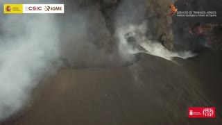 Las bocas eruptivas del volcán español captadas desde un dron