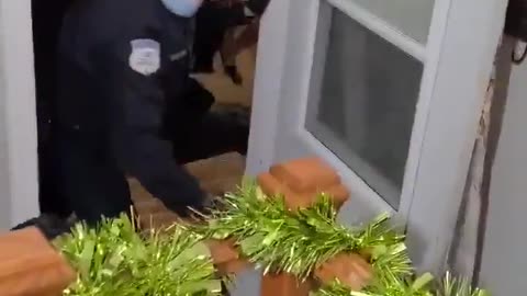 Police Show Up to Home in Quebec After Neighbor Snitches on Residents For “Illegally Gathering”