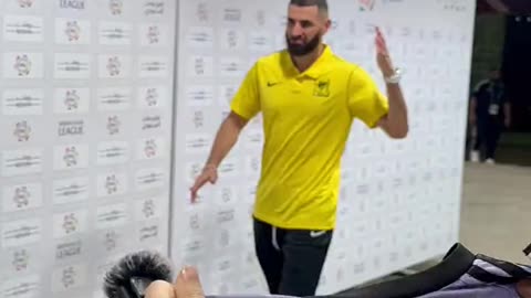 Benzema was leaving without speaking to anyone until he saw the Real Madrid shirt