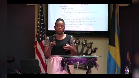 The Purpose and Power of A Kingdom Woman - Charisa Munroe