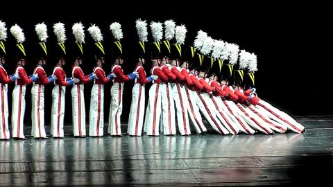 Rockettes Mesmerize The Audience With Amazingly Slow Toy Soldiers Falling Down