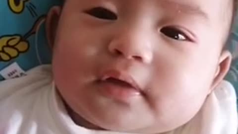 Funny baby says first words ‘Anguuu’