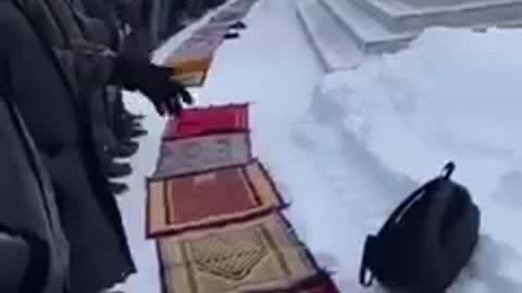 Zohar namaz in Moscow me Zohar ki namaz. *Temperature -16°c.*