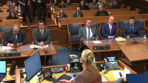 Kyle Rittenhouse trial: Jury wraps up third day of deliberations | FOX6 News Milwaukee