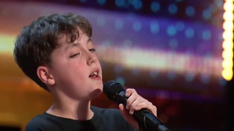 12-year-old Alfie Andrew receives a STANDING OVATION for 'Hold My Hand' - Auditions - AGT 2023