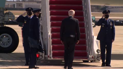 Joe Biden crashes three times when boarding the American Air Force