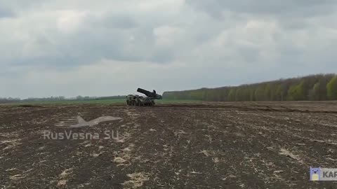 Russian multiple rocket launcher fired on Ukranian position