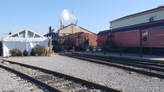 Canadian National #89 pulling into the station