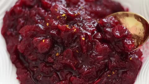 THE BEST CRANBERRY SAUCE EVER - EASY RECIPE!