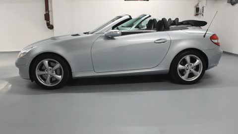 Mercedes SLK 350 top closes and opens