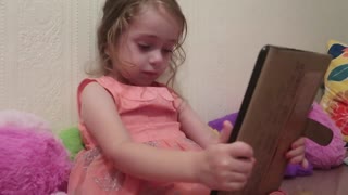 Three-Year-Old Girl Has Full-Blown Conversation With Siri