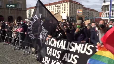 LIVE: Dresden / Germany - Kundgebung zum 7-jährigen Bestehen von Pegida und linke Gegenproteste