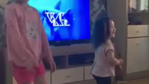 5 y/o is twerking in-front of her siblings!