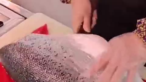 salmon cutting