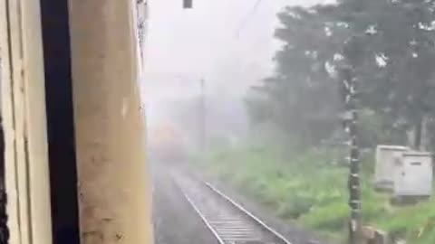 mumbai local train travel!🚇