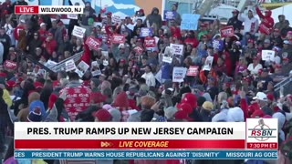 President Trump brings NFL legends Lawrence Taylor and Ottis Anderson up on stage in NJ