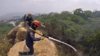 Bomberos apagaron incendio registrado este domingo en Floridablanca