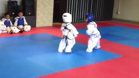 EPIC Taekwondo battle 3 year old kids!! SO CUTE! 🦥