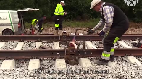 Fixing railroad tracks with thermite welding