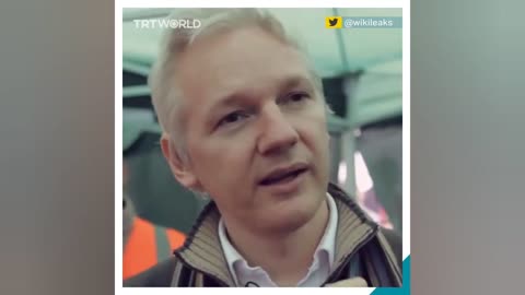 ❌ Il famoso giornalista Julian Assange spiega