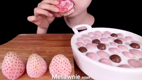 ASMR MUKBANG｜PINK ICE CREAM, MAGNUM, CHOCOLATE, MALTESERS, FROZEN FRUITS EATING SOUNDS