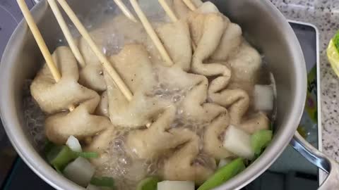 The soup of oden is simmering.