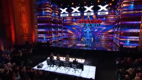 Debbii's "Dancing Queen" captivated the audience, but why her parents couldn't come... | AGT 2022