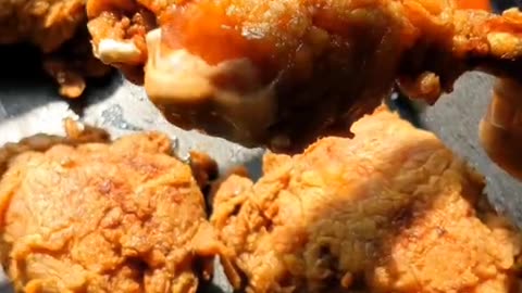 Check out the beautiful recipe of fried chicken and eat it at home
