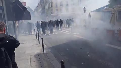 Paris CLASHES: Police fire TEAR GAS during rally against UNVACCINATED RESTRICTIONS