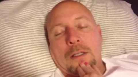 Sleeping Dad Scares Daughter Who Thinks That She Is Pranking Him