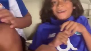 Filhos de Hulk dão parabéns ao pai com a camisola do FC Porto