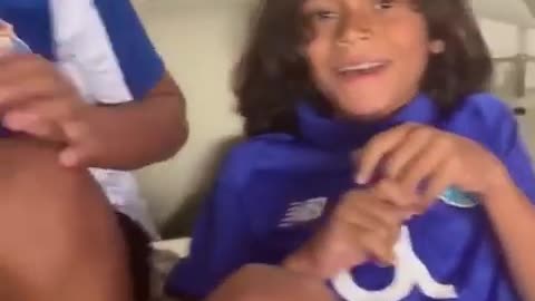 Filhos de Hulk dão parabéns ao pai com a camisola do FC Porto
