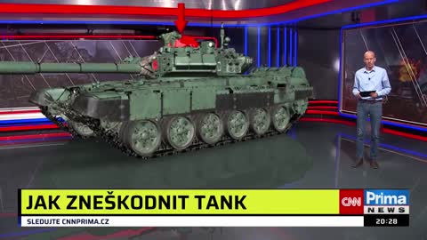 Moderátor v televizi učí lidi, jak zneškodnit ruský tank Molotovem - CNN Prima News