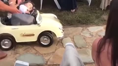 Kid add some comedy to a wedding!