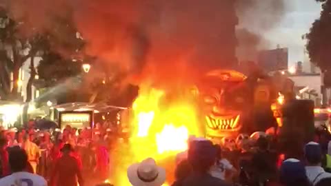 Se registró incendio en una de las carrozas de desfile de la Feria de Bucaramanga