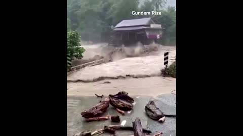 Video shows house swept away by floodwater in Turkey