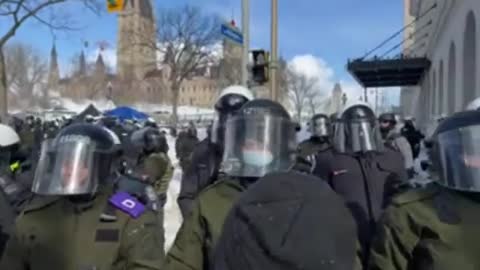 ✅ OTTAWA FREEDOM CONVOY LIVE 2022 POLICE MAYHEM MR ZOT ARRESTED TRUCKERS GONE Feb 18 P2