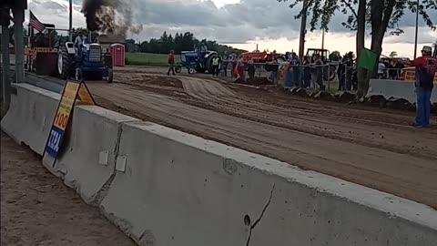 Tractor Pull 2023/Super Farm Tractor Pulling Action