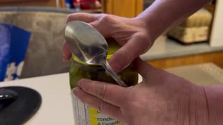 How to easily open a jar