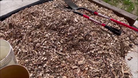 Using Woodchips & Compost in the Garden- The Kansas Gardener 2022