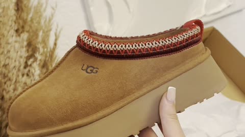 Unboxing the UGG Tazz Slipper Chestnut