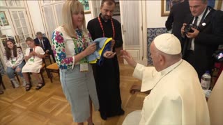Pope Francis meets young pilgrims from Ukraine