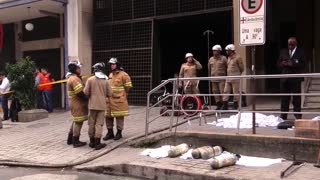 Al menos 10 muertos deja incendio en un hospital de Río de Janeiro