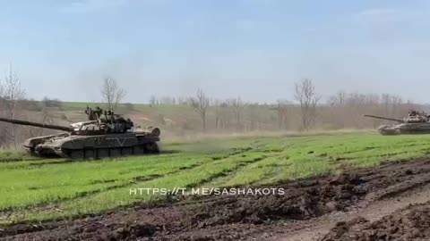 Ukraine War - Big tank column south of Izyum